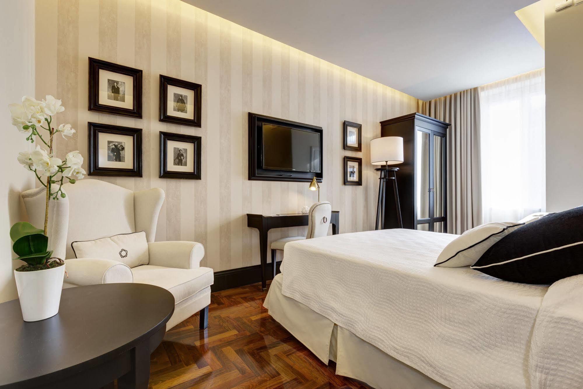 Bellezza Al Colosseo - B&B & Apts Рим Екстериор снимка